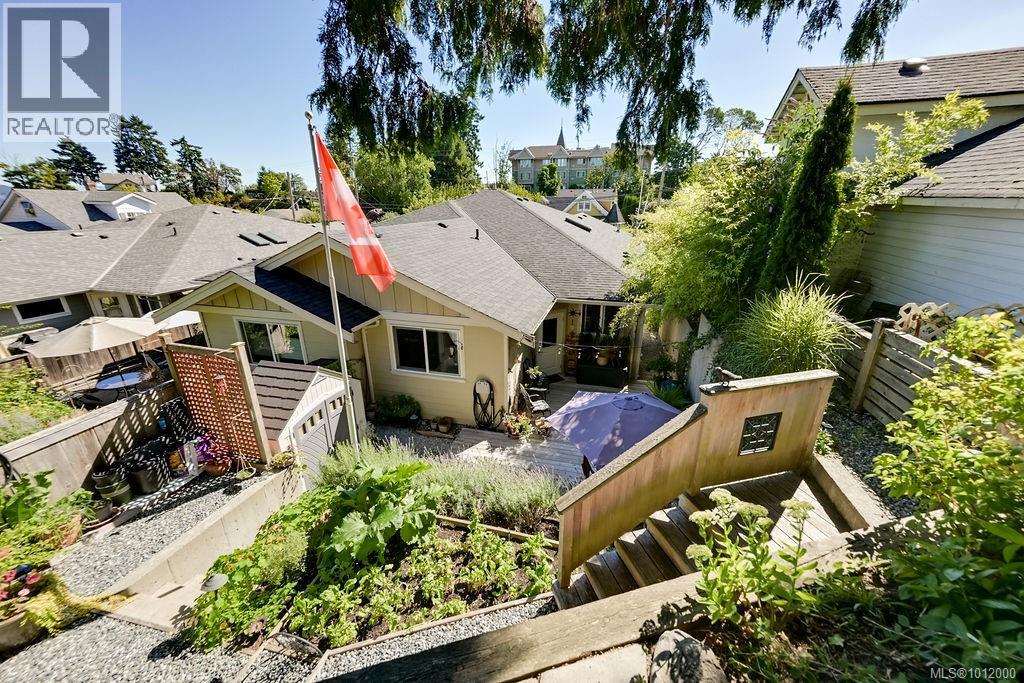 Photo 1 of 9906 Maple St, Chemainus BC