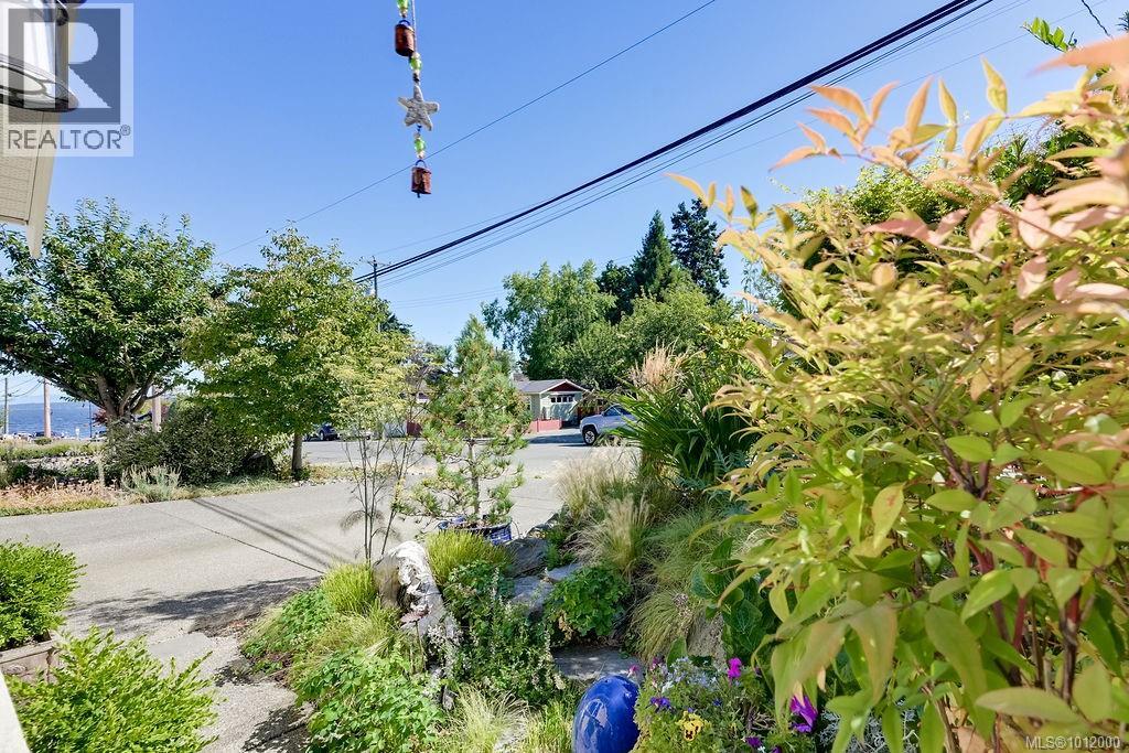 Photo 4 of 9906 Maple St, Chemainus BC