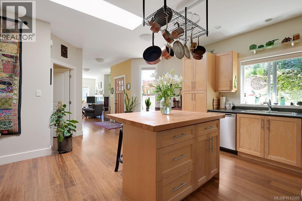 Photo 15 of 9906 Maple St, Chemainus BC