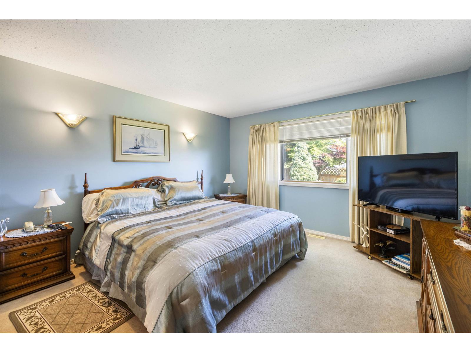 Photo 9 of 1163 King George Boulevard, Surrey BC