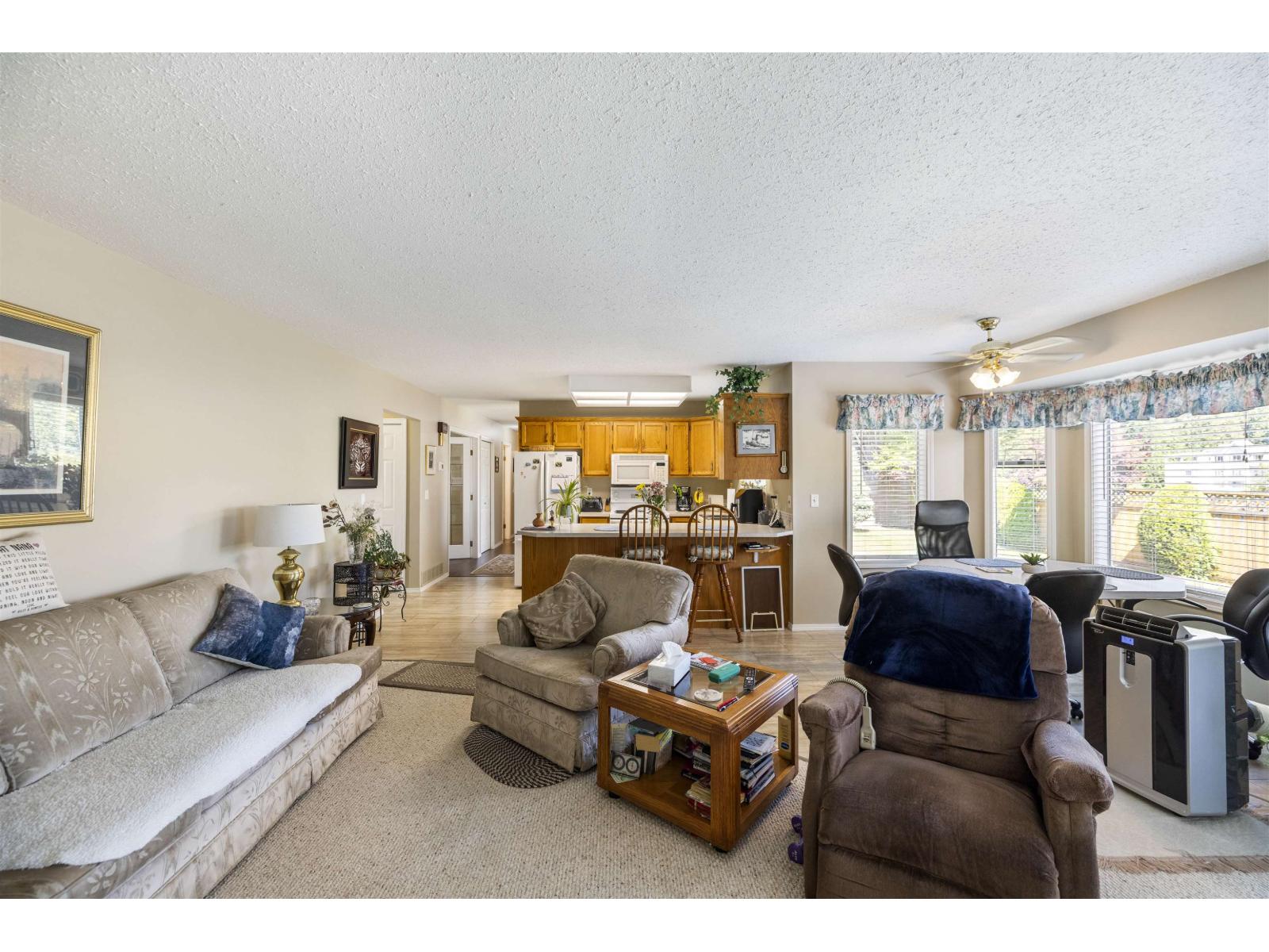 Photo 4 of 1163 King George Boulevard, Surrey BC