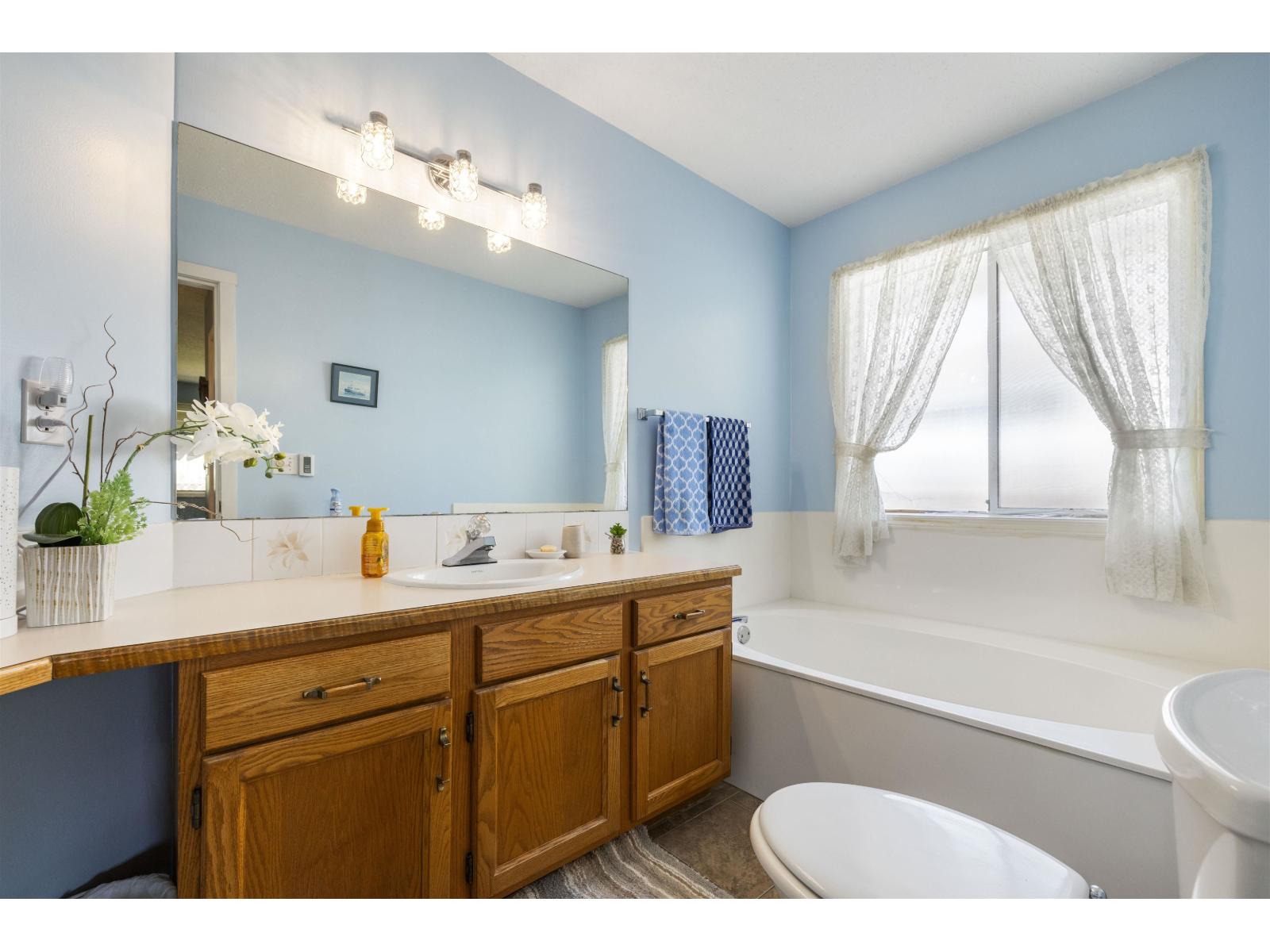 Photo 2 of 1163 King George Boulevard, Surrey BC