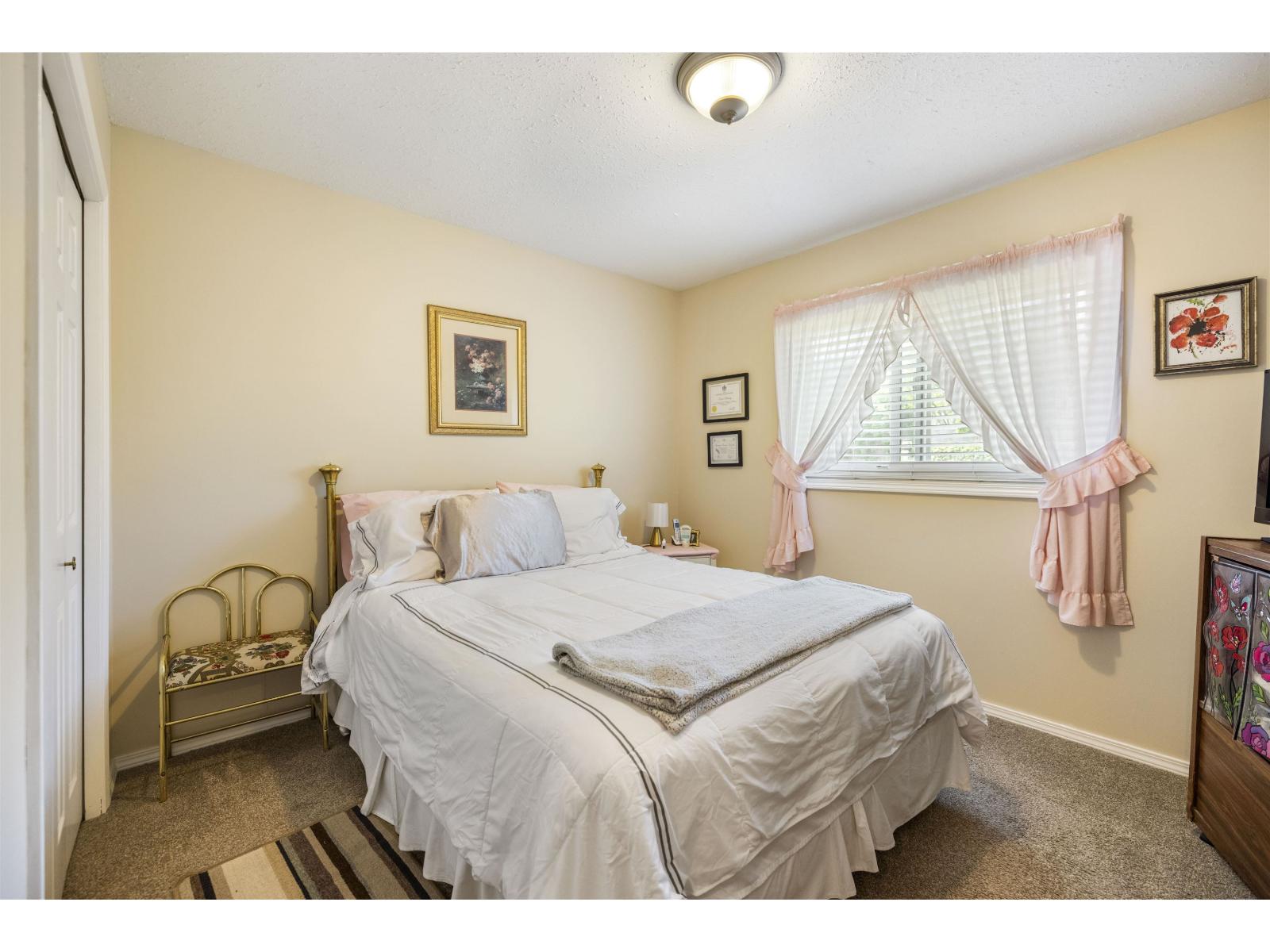 Photo 18 of 1163 King George Boulevard, Surrey BC