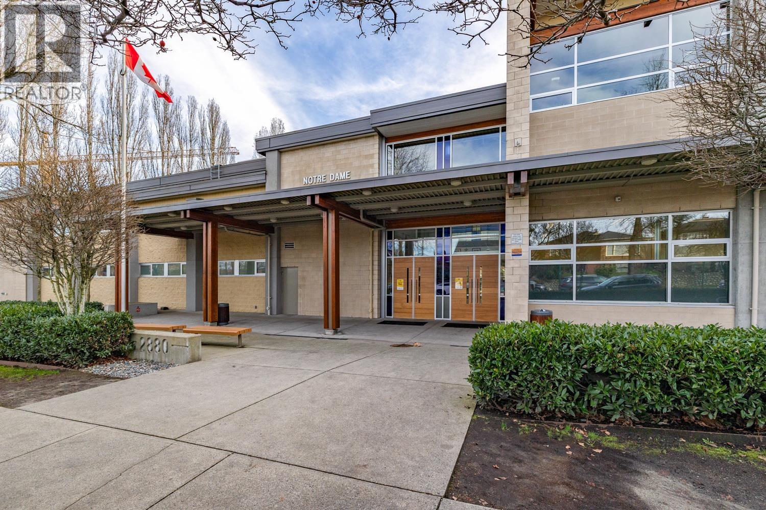 Photo 8 of 2 2541 Grant Street, Vancouver BC