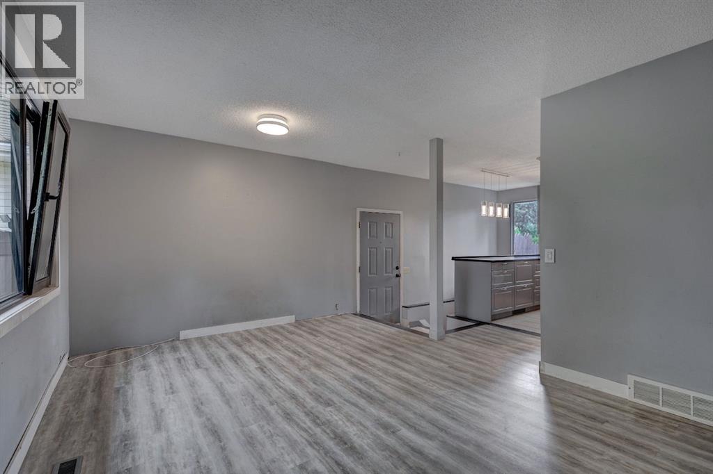 Photo 11 of 3228 31 A Avenue Se, Calgary AB