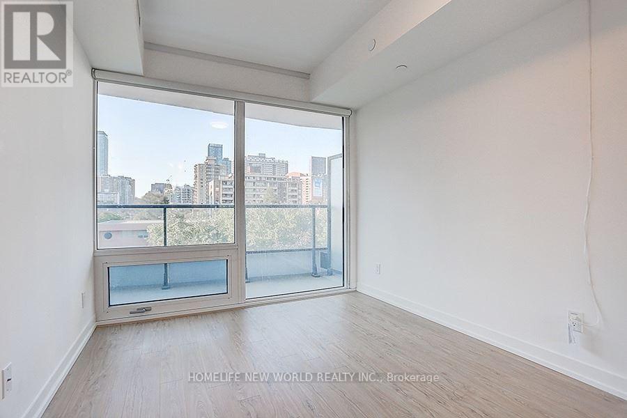 Photo 6 of 717 85 Wood Street, Toronto ON