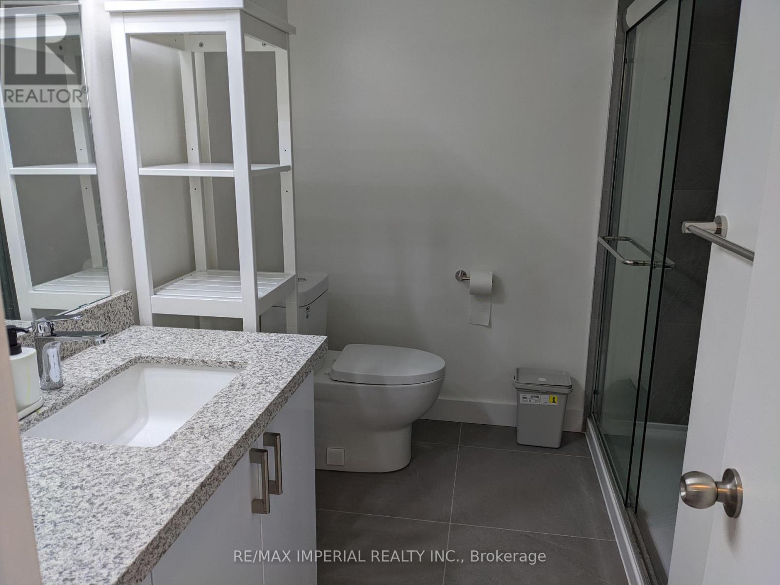 Photo 5 of 16 Cairnside Crescent, Toronto ON