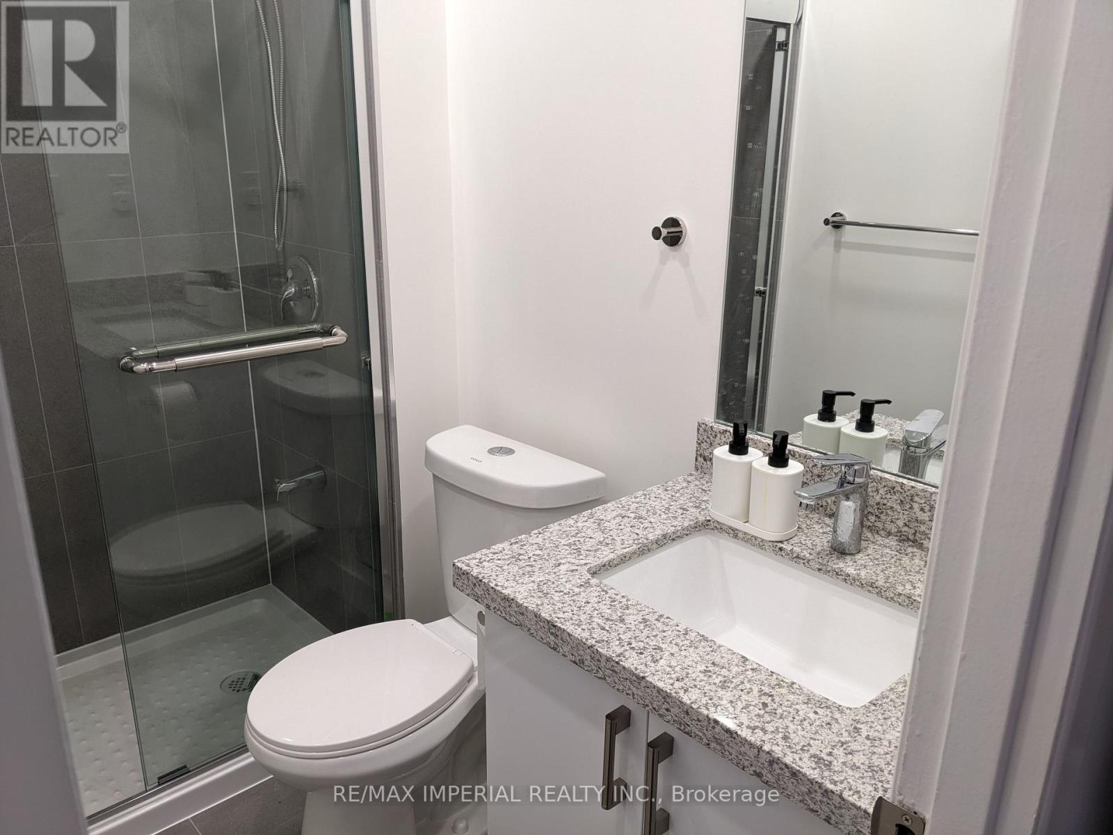 Photo 3 of 16 Cairnside Crescent, Toronto ON