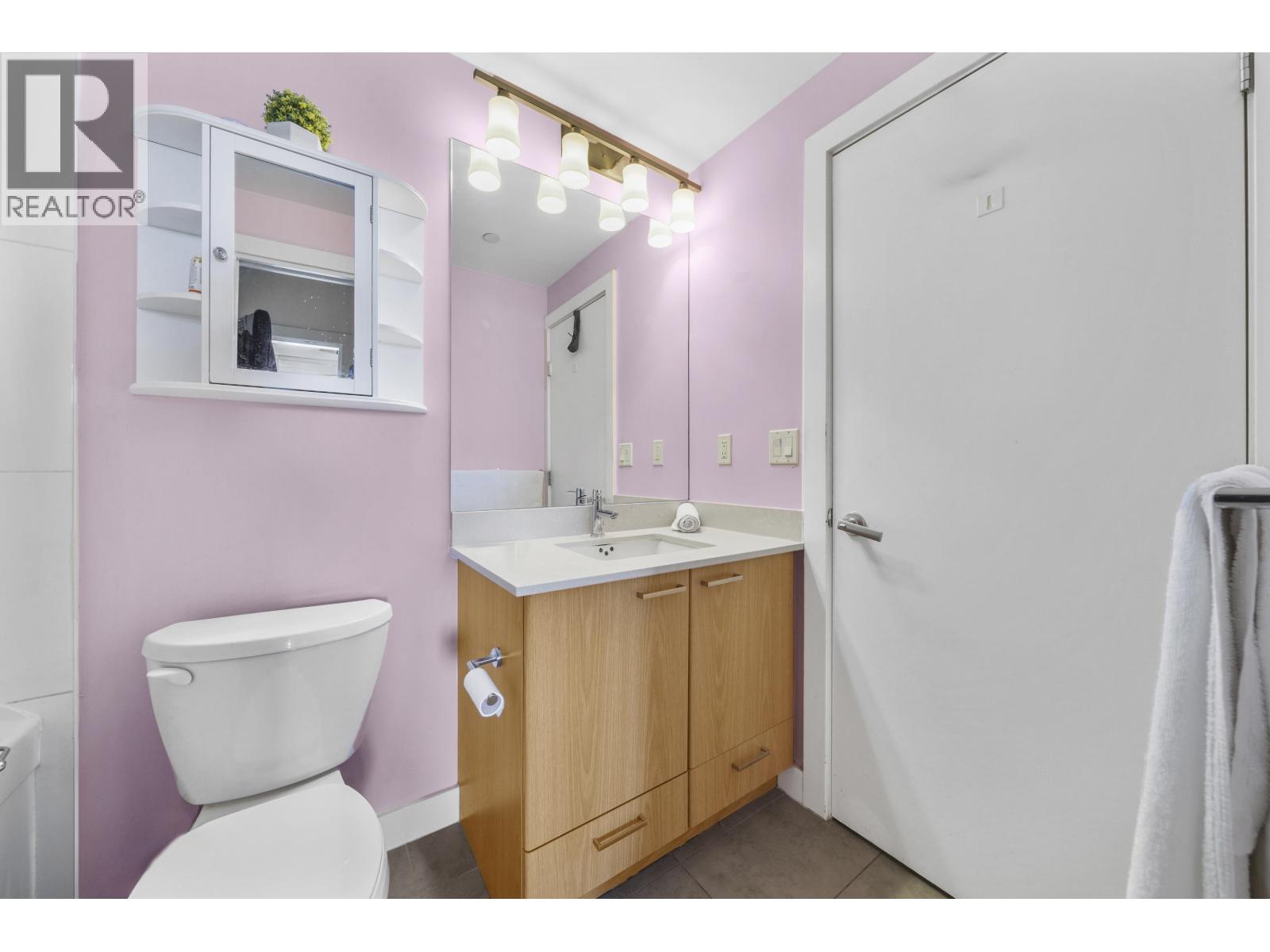 Photo 10 of 907 2789 Shaughnessy Street, Port Coquitlam BC