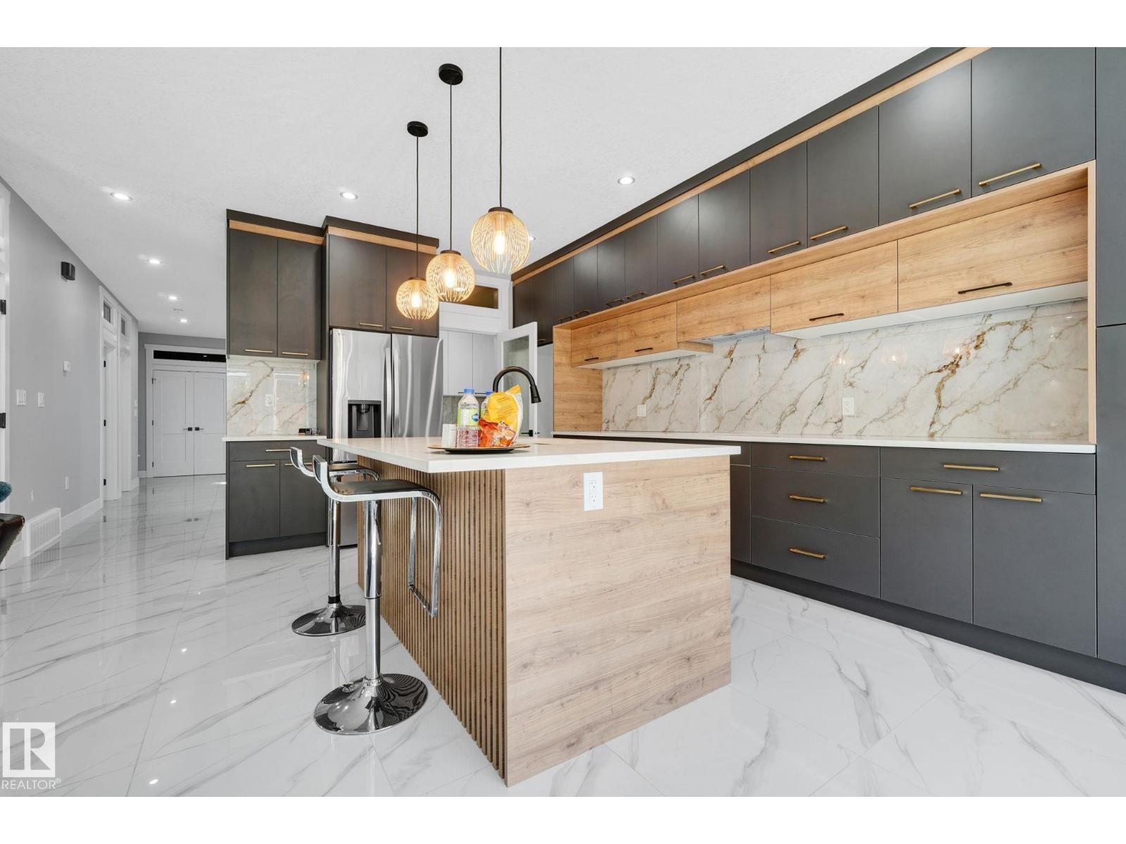 Photo 55 of 1815 17 Av Nw, Edmonton AB
