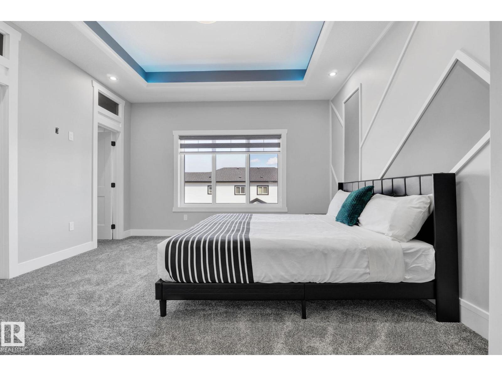 Photo 2 of 1815 17 Av Nw, Edmonton AB