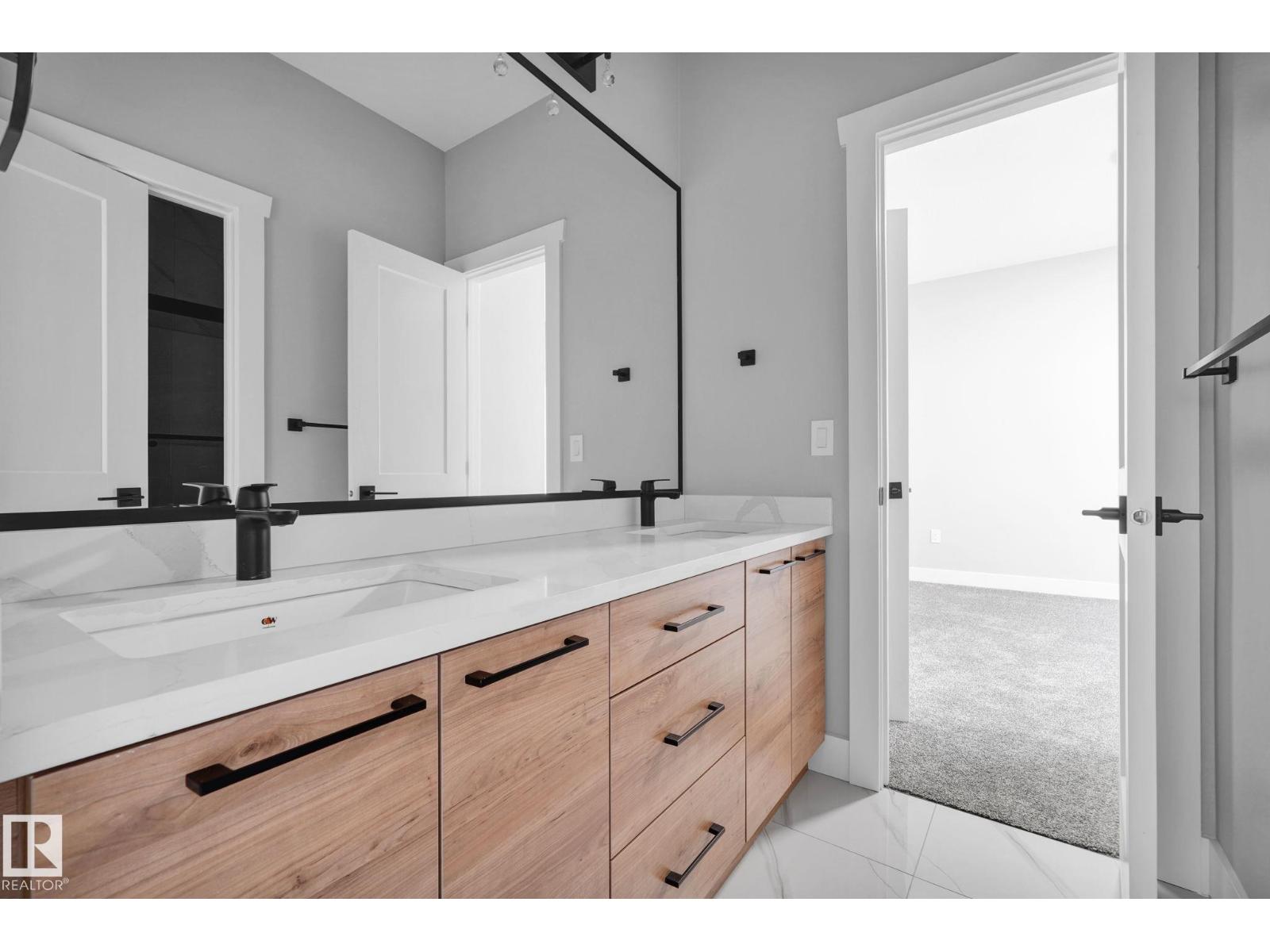 Photo 40 of 1815 17 Av Nw, Edmonton AB