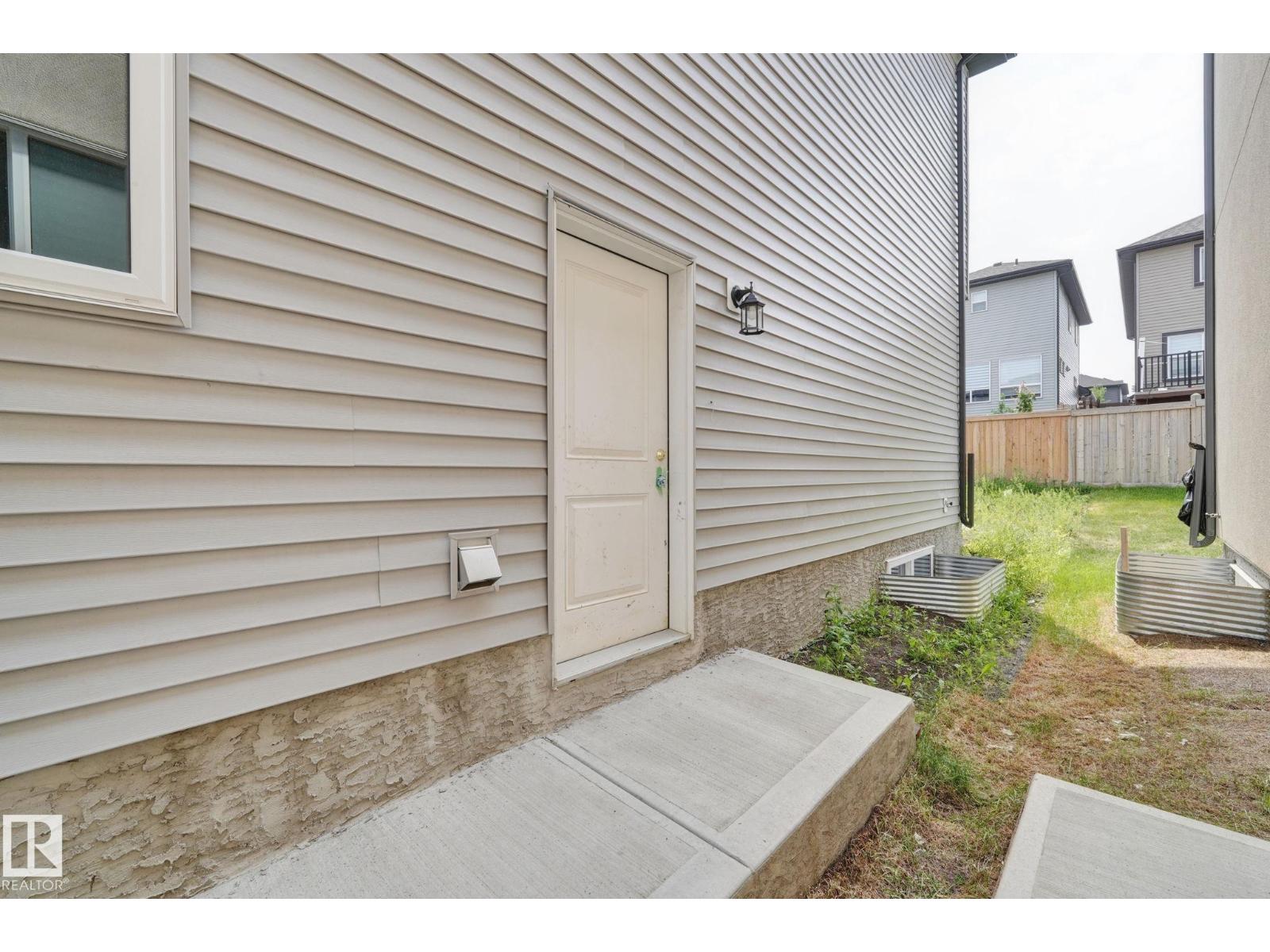Photo 20 of 1815 17 Av Nw, Edmonton AB