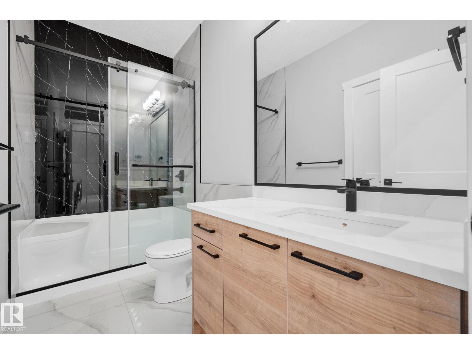 Photo 45 of 1815 17 Av Nw, Edmonton AB