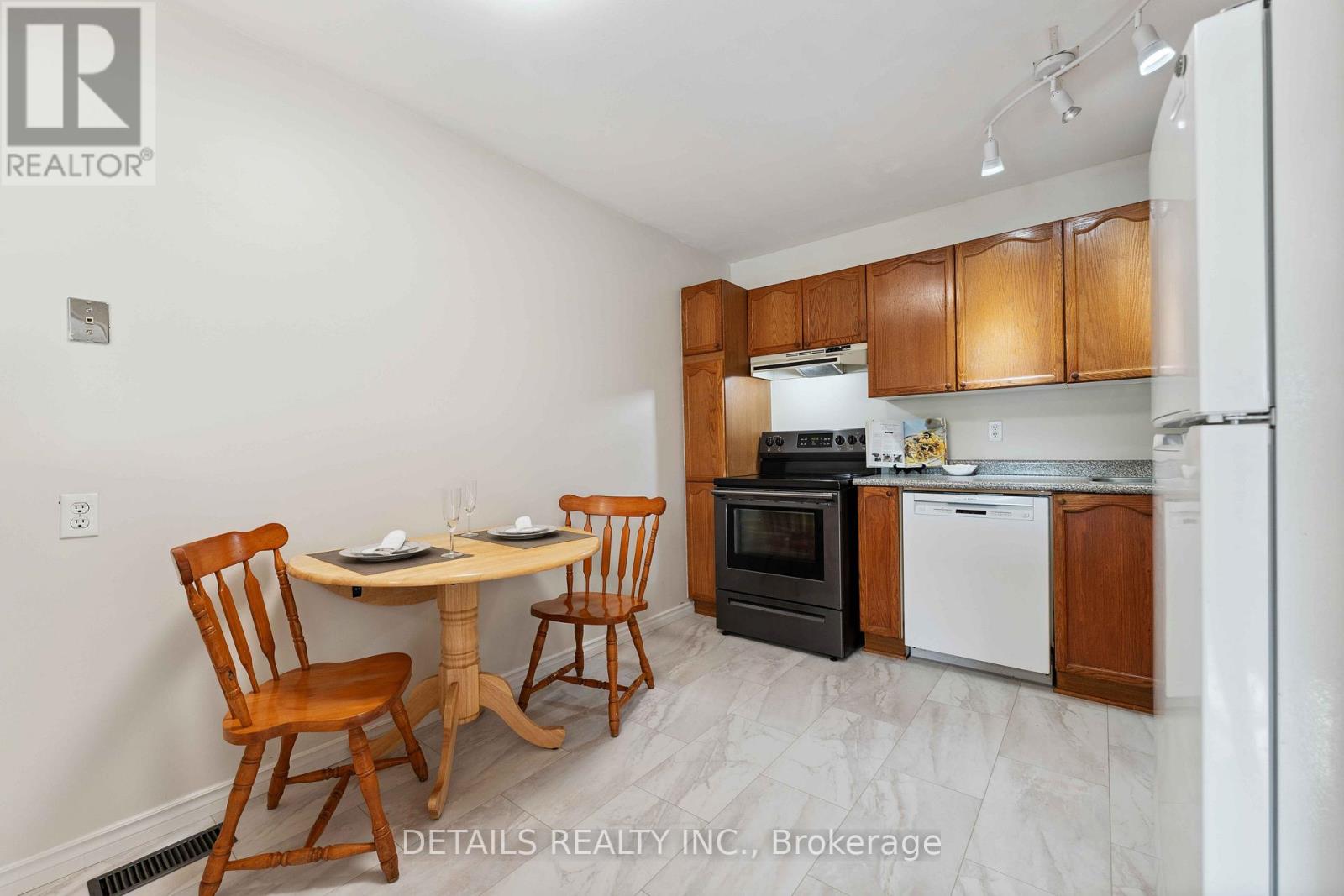Photo 37 of 1537 Briarfield Crescent, Ottawa ON