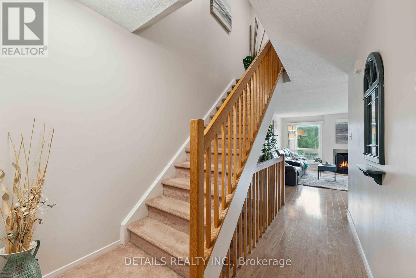 Photo 5 of 1537 Briarfield Crescent, Ottawa ON