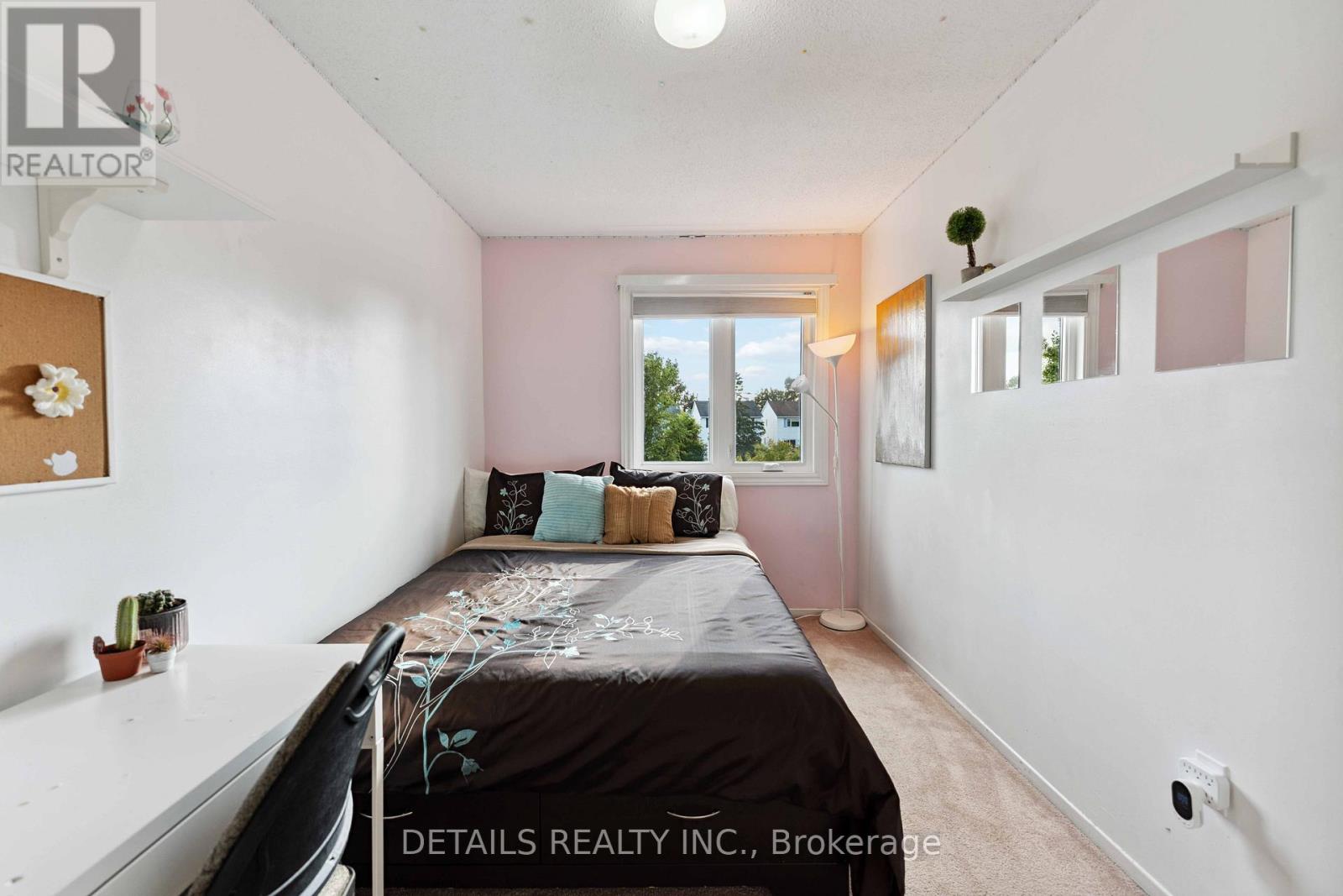 Photo 15 of 1537 Briarfield Crescent, Ottawa ON