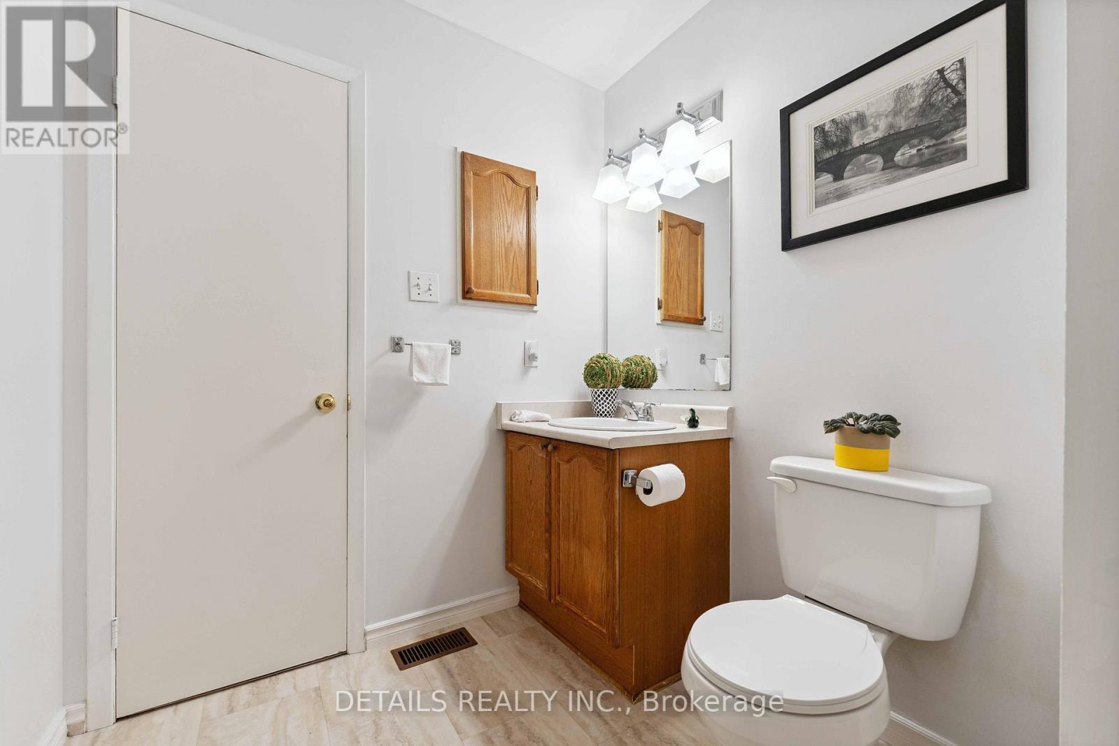 Photo 16 of 1537 Briarfield Crescent, Ottawa ON