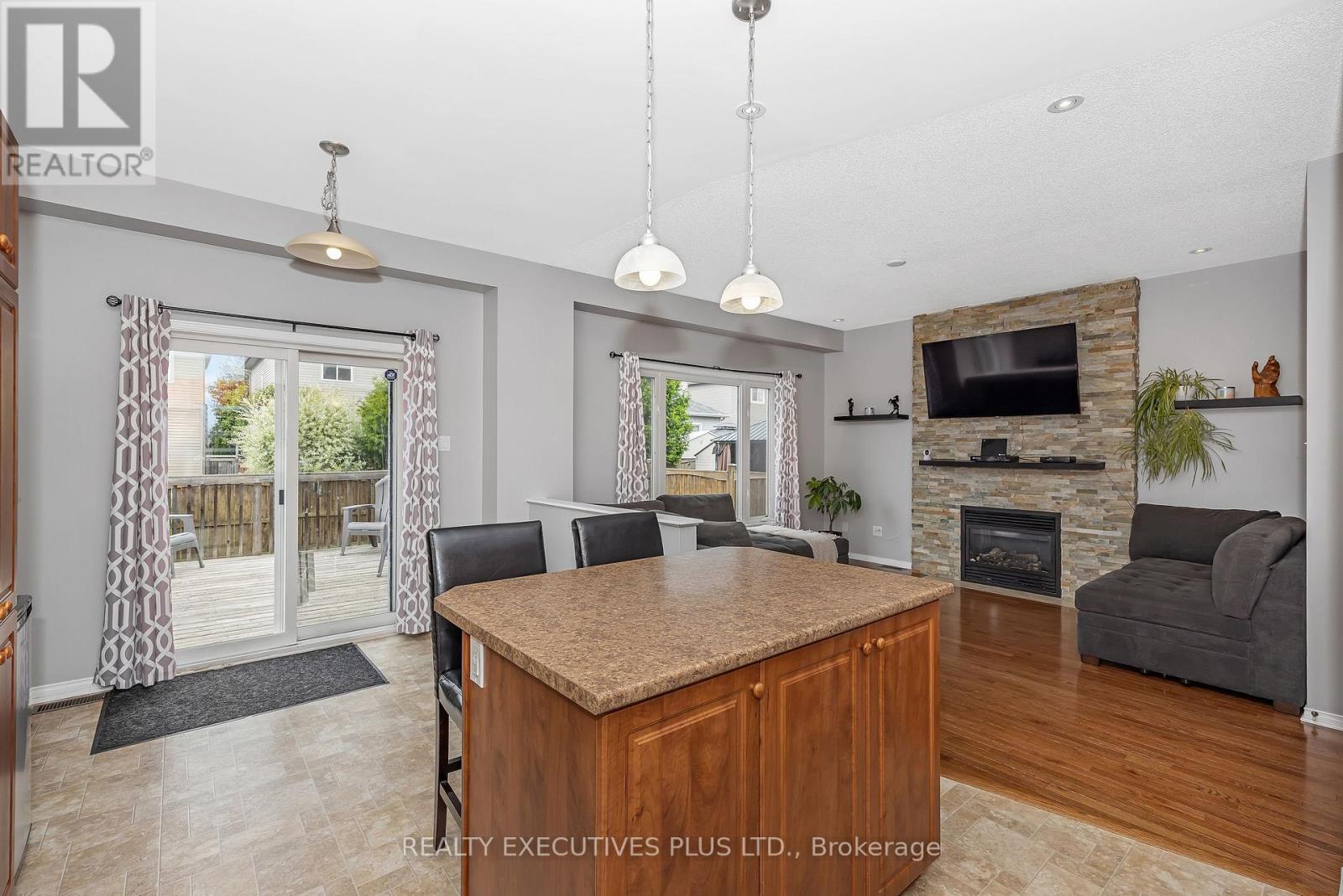 Photo 27 of 341 Jasper Crescent, Clarencerockland ON