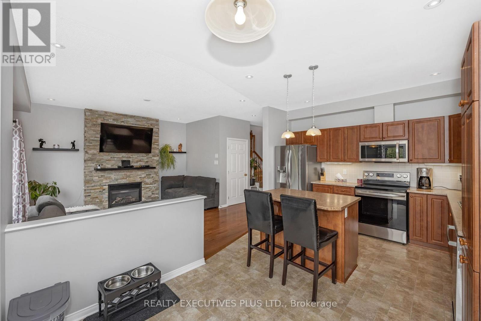 Photo 7 of 341 Jasper Crescent, Clarencerockland ON