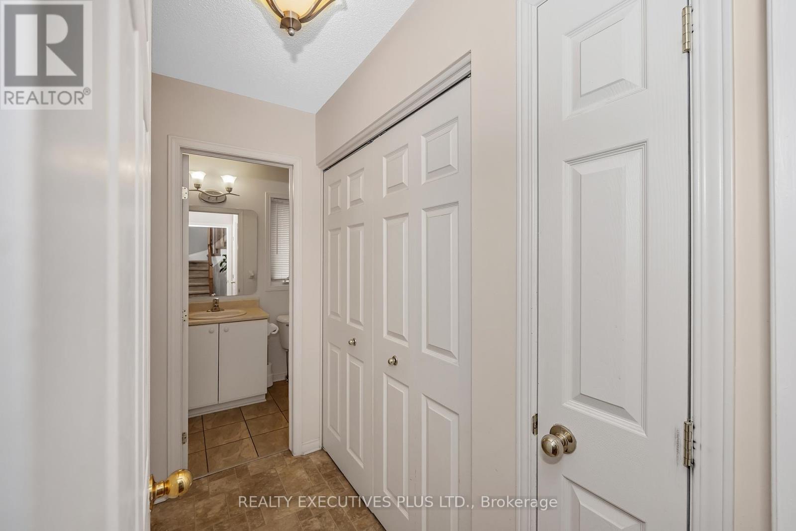 Photo 29 of 341 Jasper Crescent, Clarencerockland ON