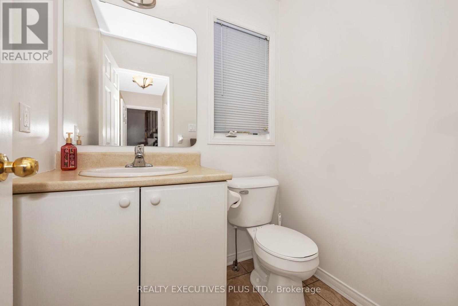 Photo 16 of 341 Jasper Crescent, Clarencerockland ON