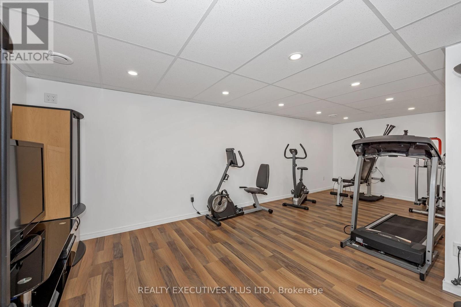 Photo 25 of 341 Jasper Crescent, Clarencerockland ON