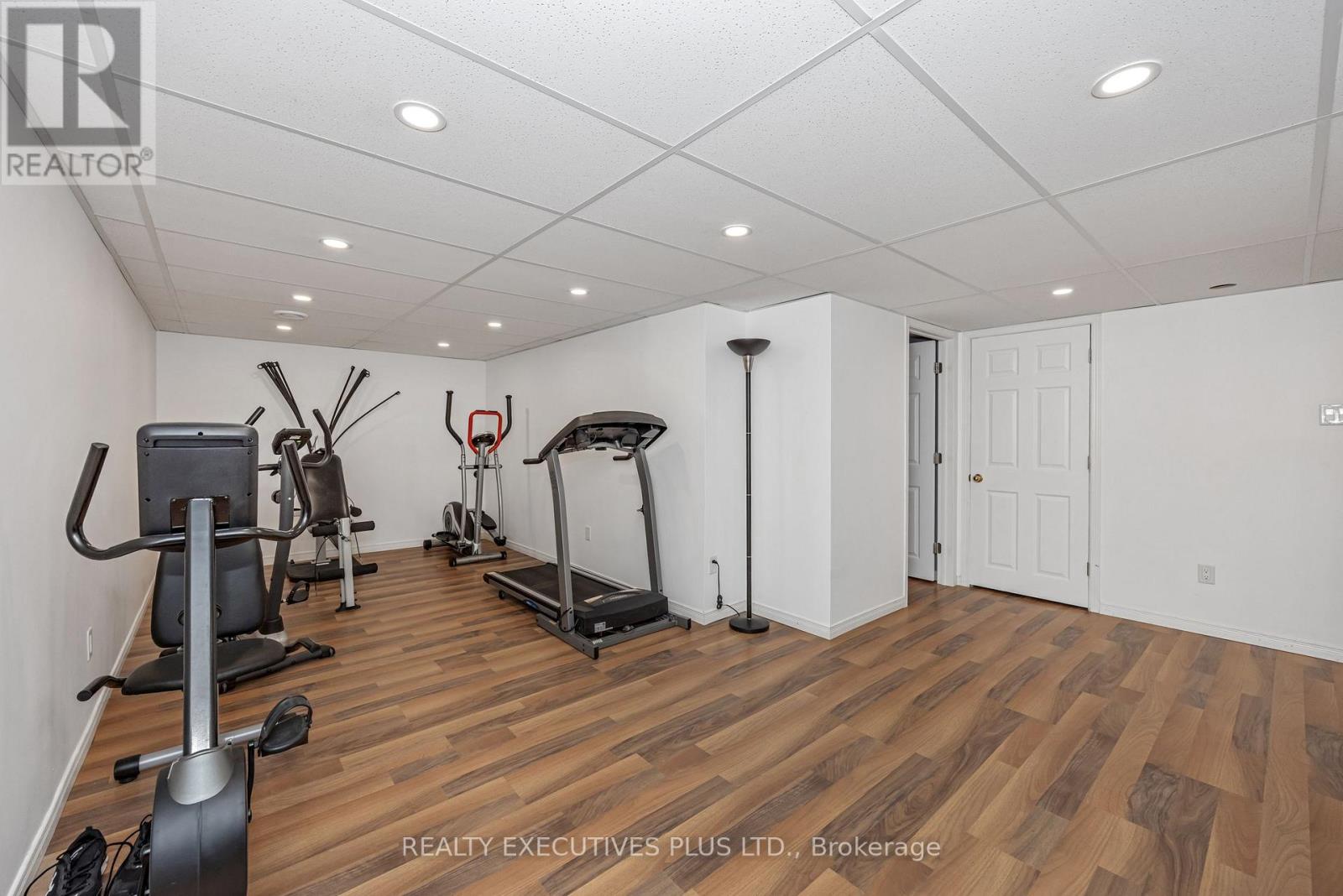Photo 21 of 341 Jasper Crescent, Clarencerockland ON