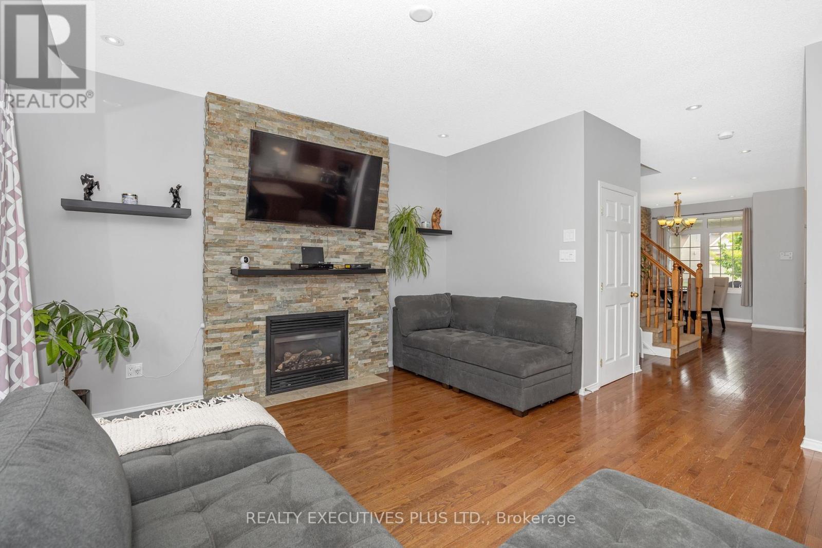 Photo 28 of 341 Jasper Crescent, Clarencerockland ON