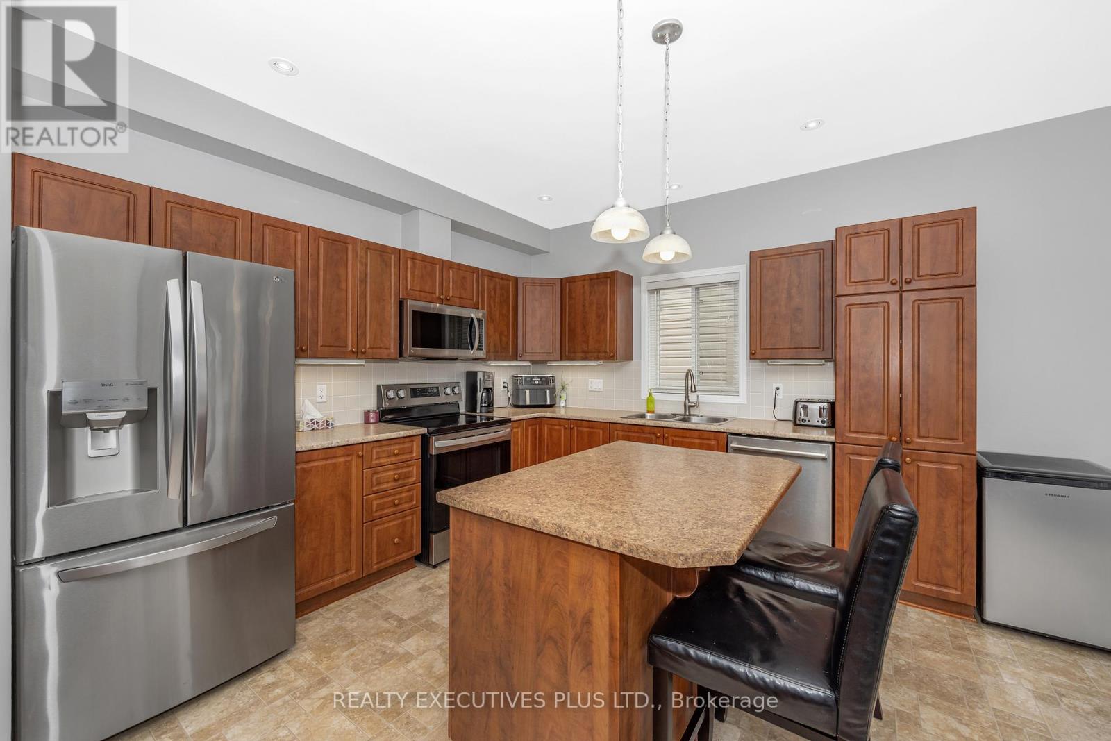 Photo 20 of 341 Jasper Crescent, Clarencerockland ON