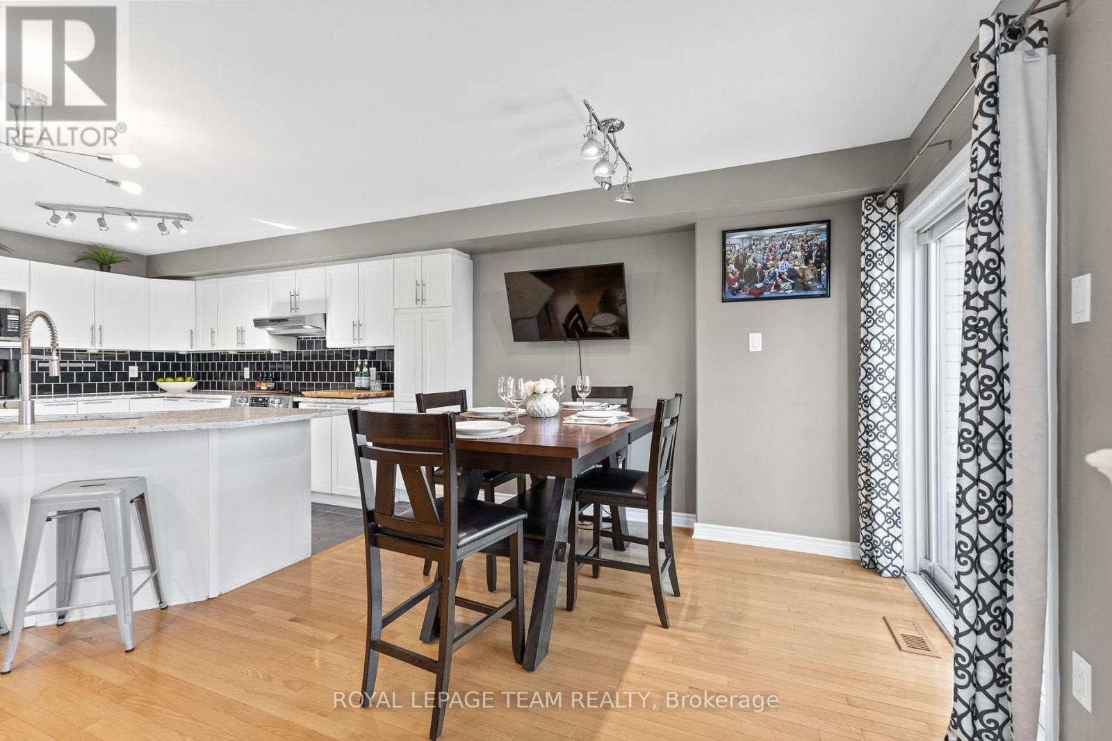 Photo 7 of 1879 Arrowgrass Way, Ottawa ON