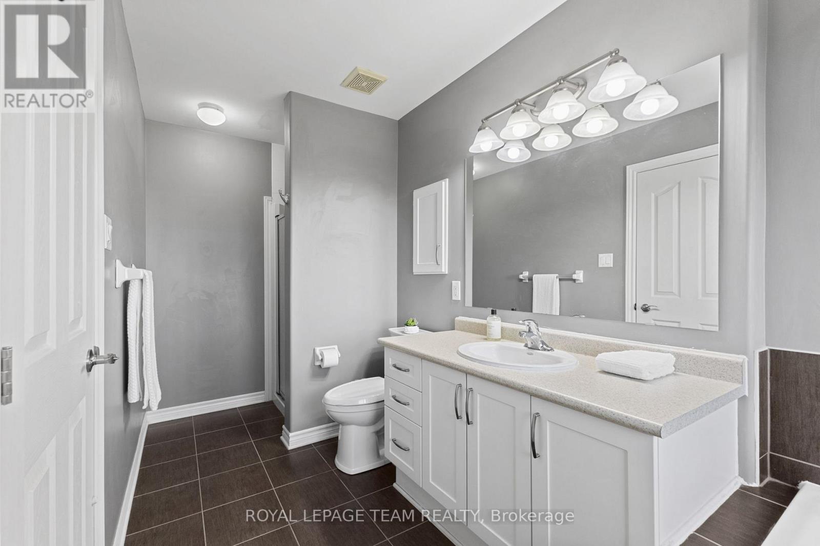 Photo 2 of 1879 Arrowgrass Way, Ottawa ON