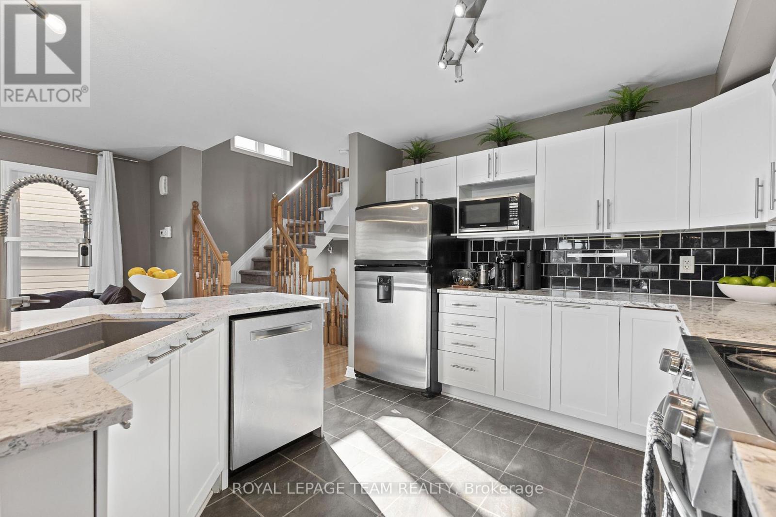 Photo 25 of 1879 Arrowgrass Way, Ottawa ON