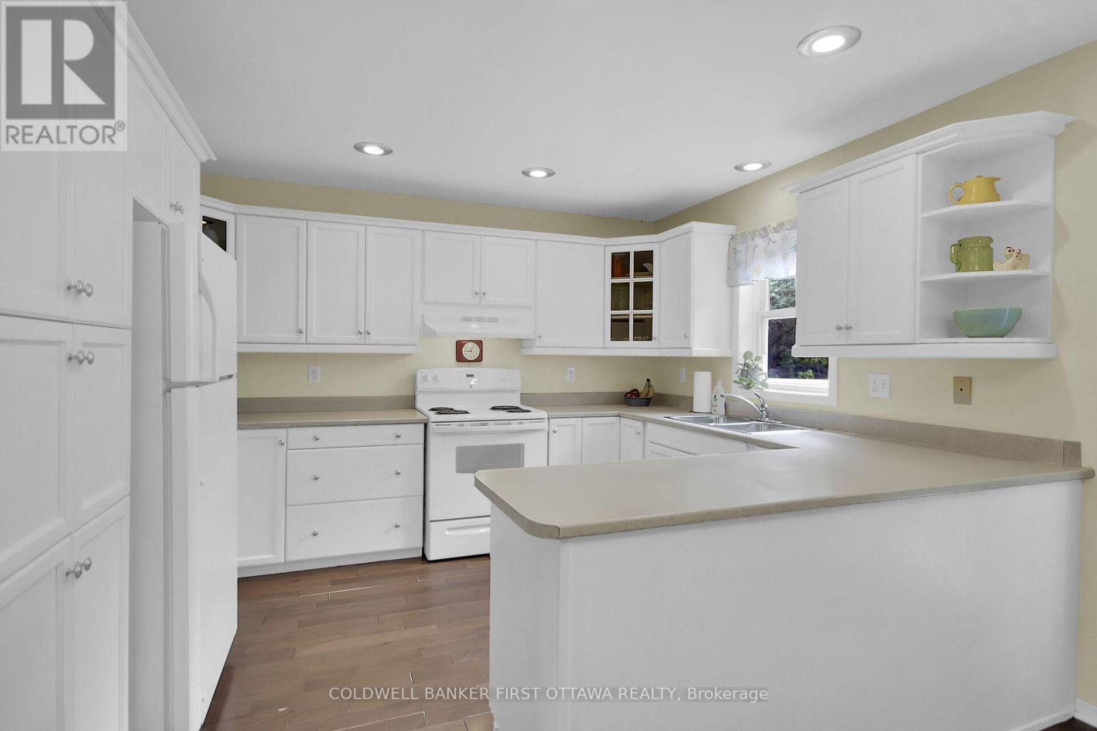 Photo 20 of 230 Pine Ridge Drive, Beckwith ON