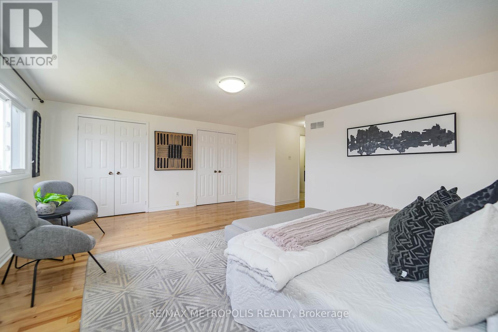 Photo 45 of 40 Lavron Court, Markham ON