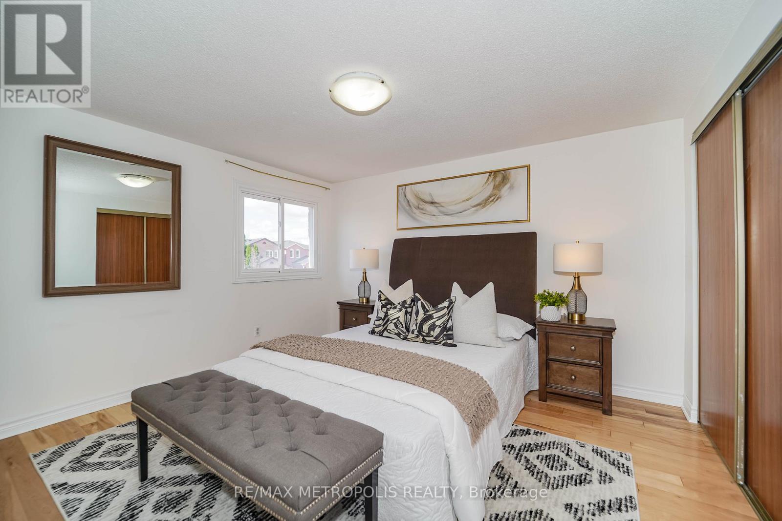 Photo 16 of 40 Lavron Court, Markham ON