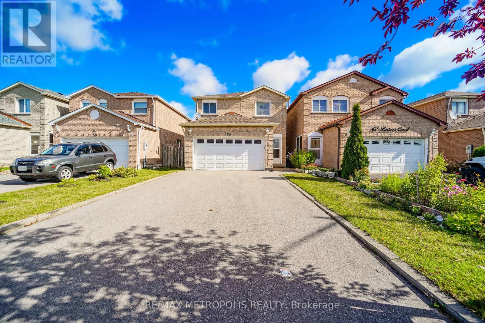 Photo 18 of 40 Lavron Court, Markham ON