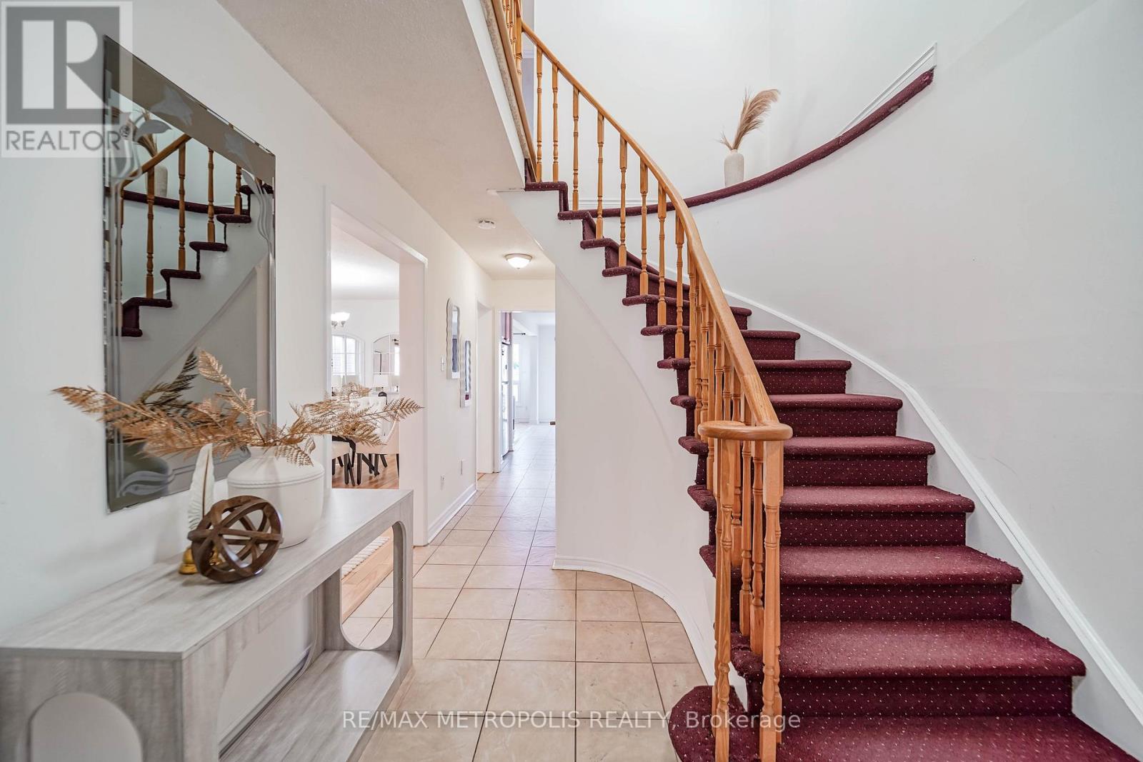 Photo 34 of 40 Lavron Court, Markham ON