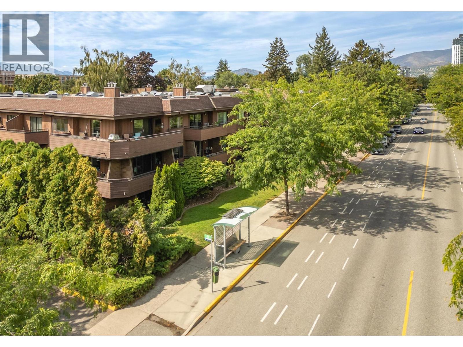 205 983 Bernard Avenue, Kelowna