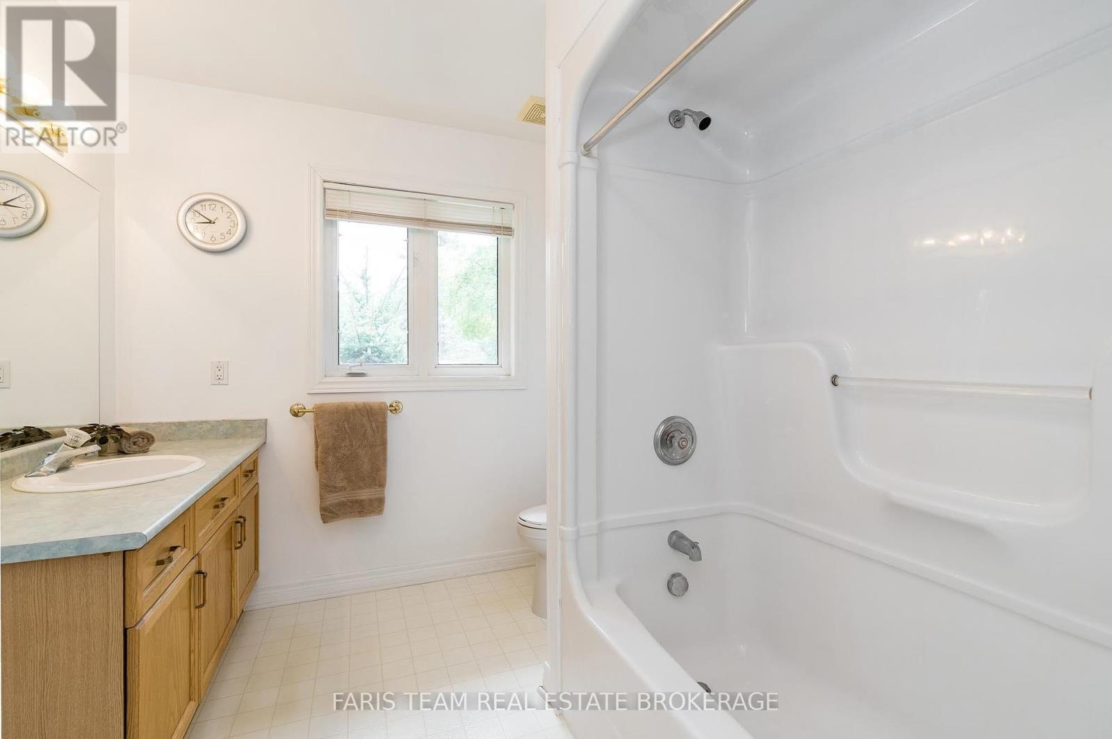 Photo 12 of 21 Forest Hill Drive, Springwater ON