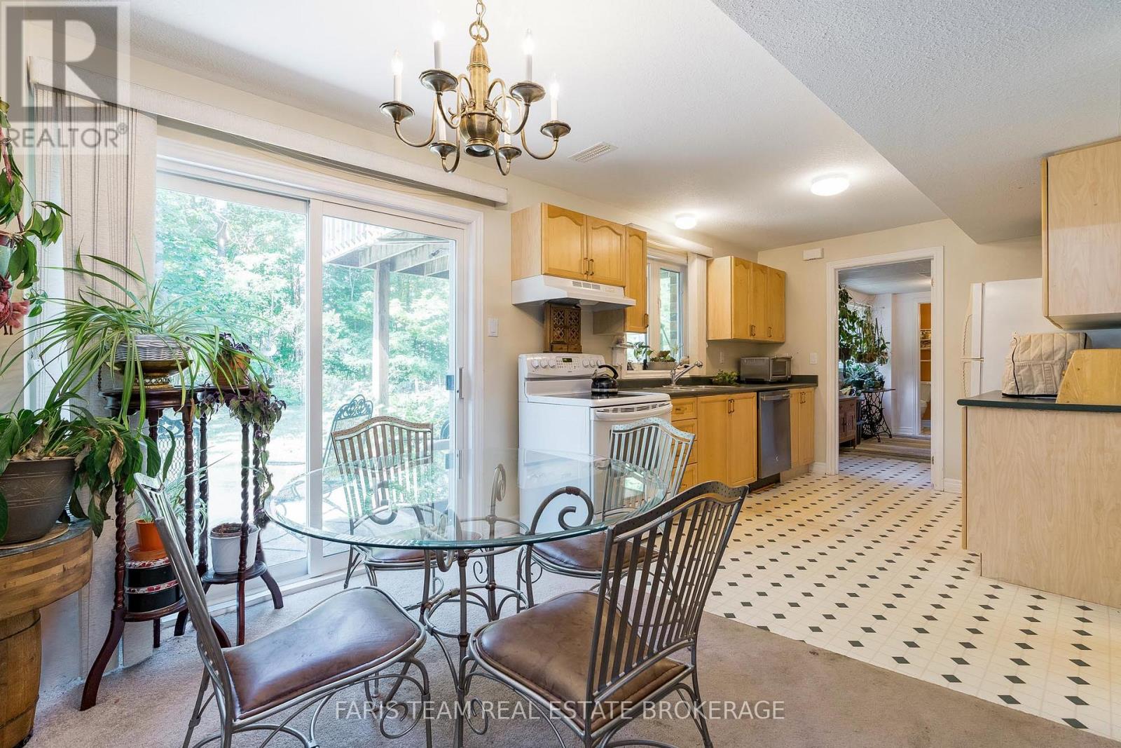 Photo 36 of 21 Forest Hill Drive, Springwater ON