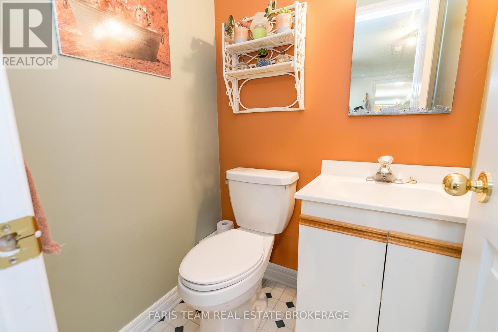 Photo 41 of 21 Forest Hill Drive, Springwater ON