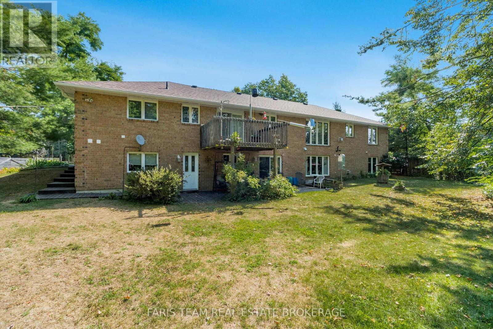 Photo 9 of 21 Forest Hill Drive, Springwater ON