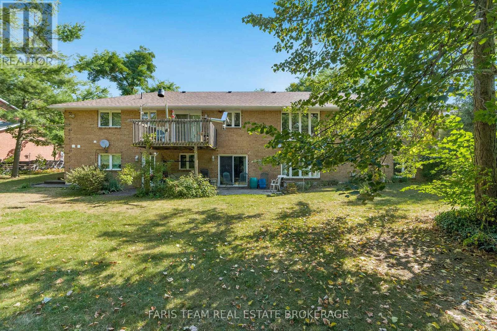 Photo 18 of 21 Forest Hill Drive, Springwater ON