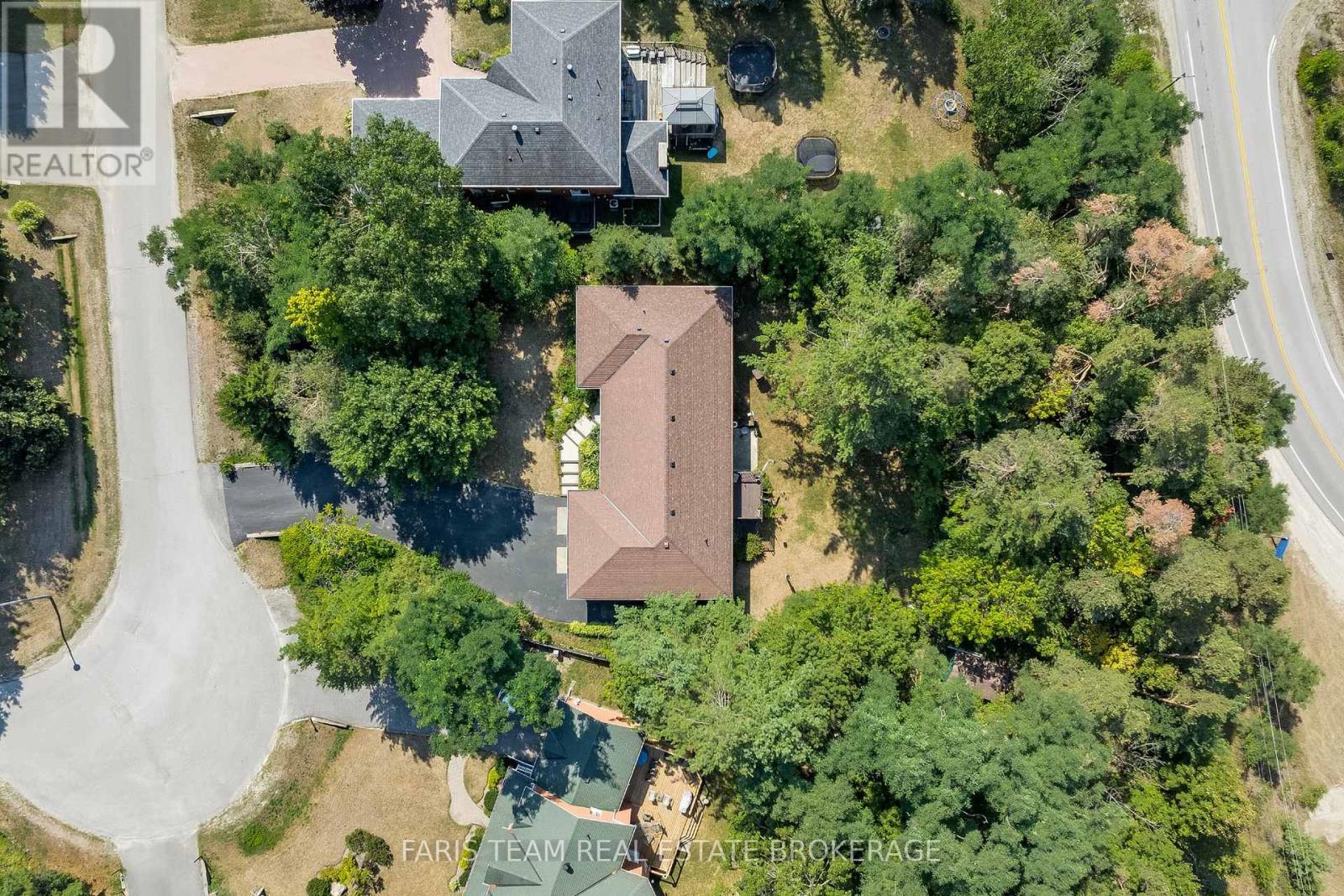 Photo 22 of 21 Forest Hill Drive, Springwater ON