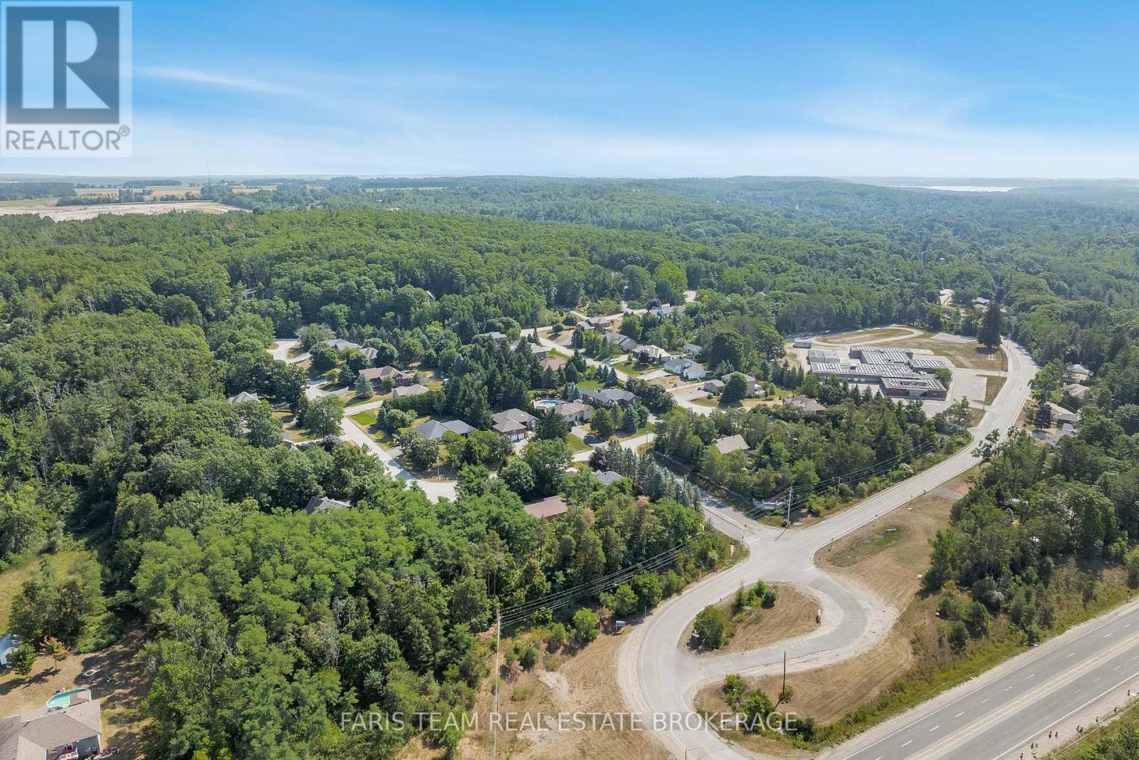 Photo 13 of 21 Forest Hill Drive, Springwater ON