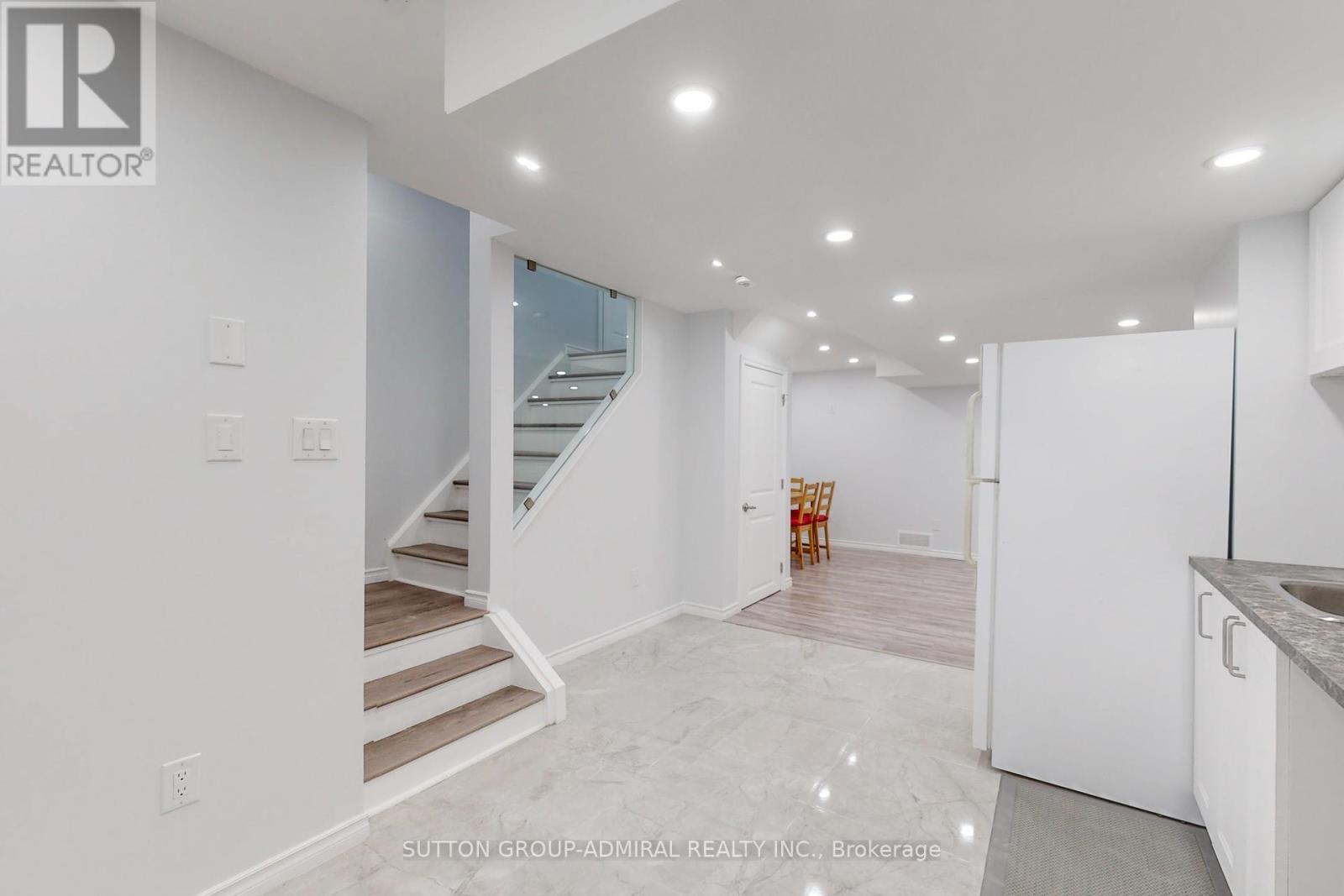 Photo 27 of 3 Cypress Point Street, Barrie ON