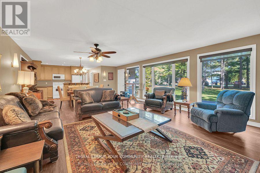Photo 8 of 70 39th Street N, Wasaga Beach ON
