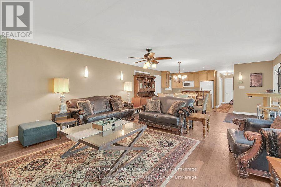 Photo 21 of 70 39th Street N, Wasaga Beach ON