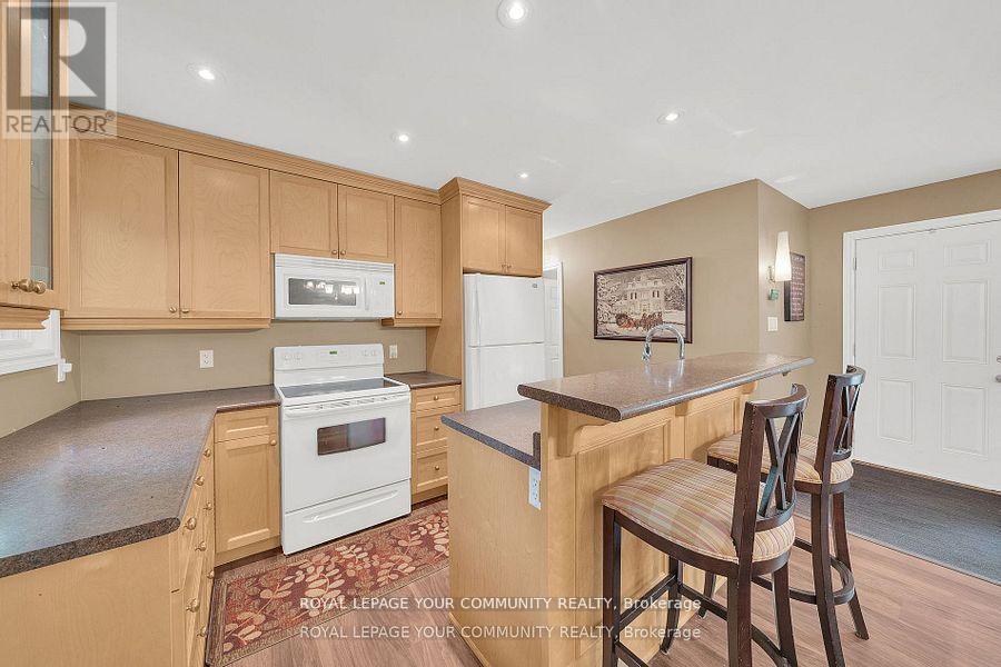 Photo 30 of 70 39th Street N, Wasaga Beach ON
